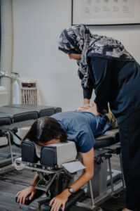 spinal adjustment with chiropractic singapore