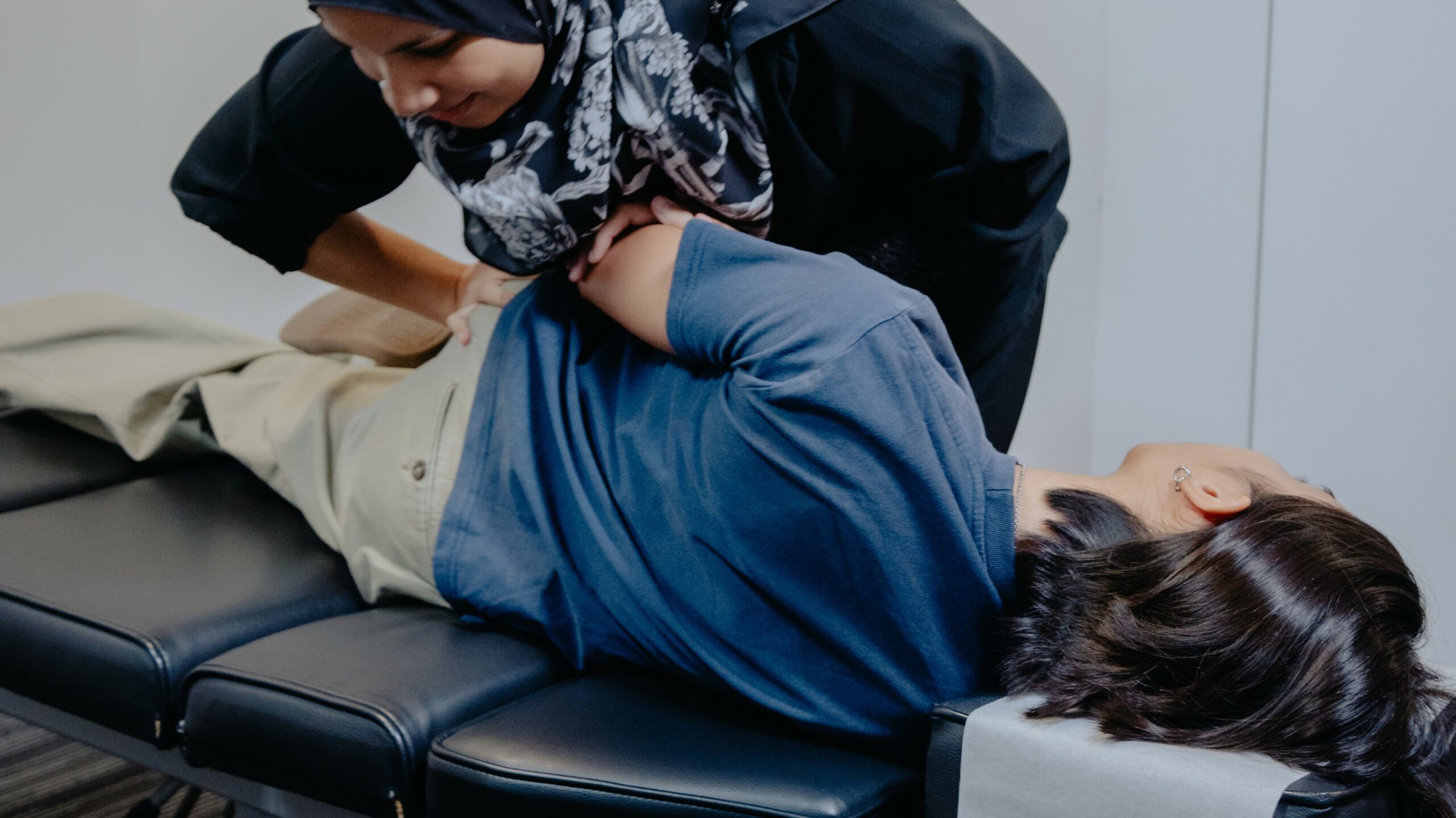 spinal adjustment with chiropractic singapore