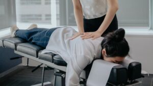 spinal adjustment with chiropractic singapore