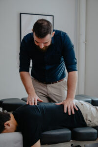 spinal adjustment with chiropractic singapore