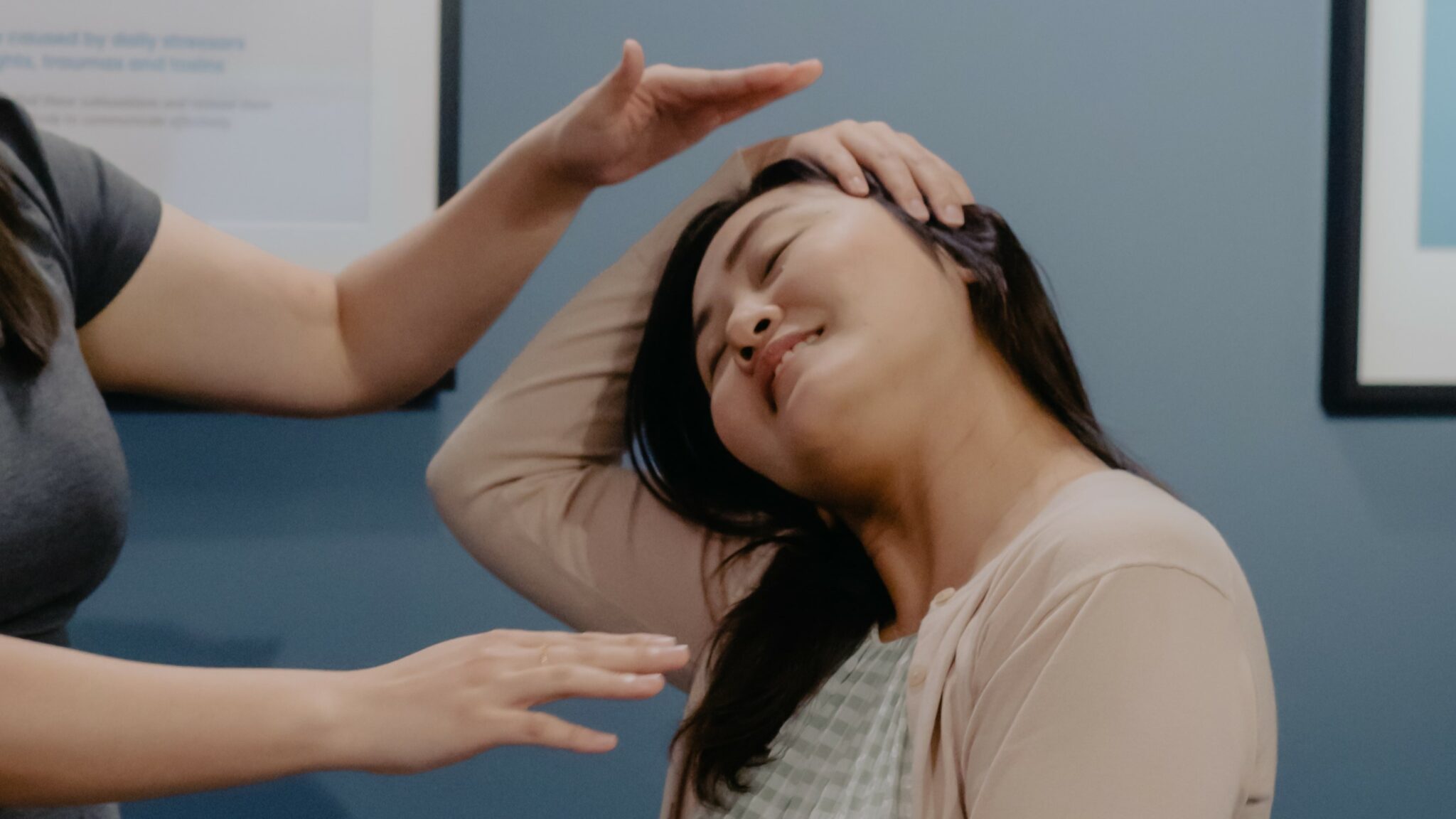 Spinal manipulation: Why you shouldn’t crack your own back and neck at ...