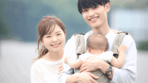 The negative effects of baby carriers for child and parents & how to mitigate it