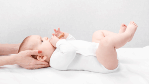 How to tell if your baby has a neck injury or torticollis