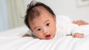 How to tell if your baby has a neck injury or torticollis